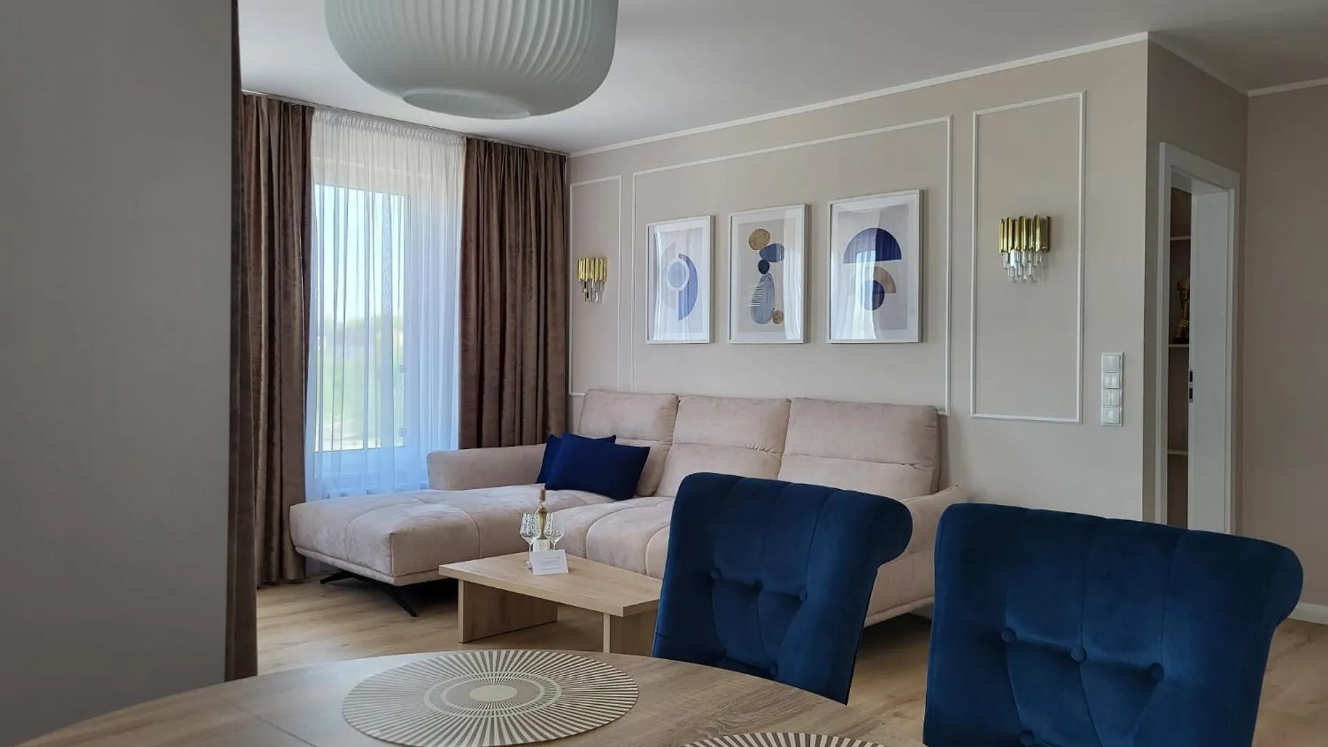 Primero Apartament contacts